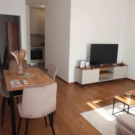 Lumiere * Μπάνια Λούκα